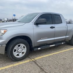 2011 Toyota Tundra Double Cab, pick- up 4D 6  1/2 ft