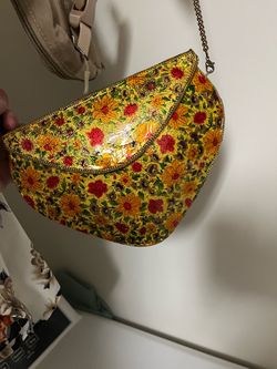 Antik Kraft Heart Floral Lacquered Hard Shell Crossbody Clutch / Purse