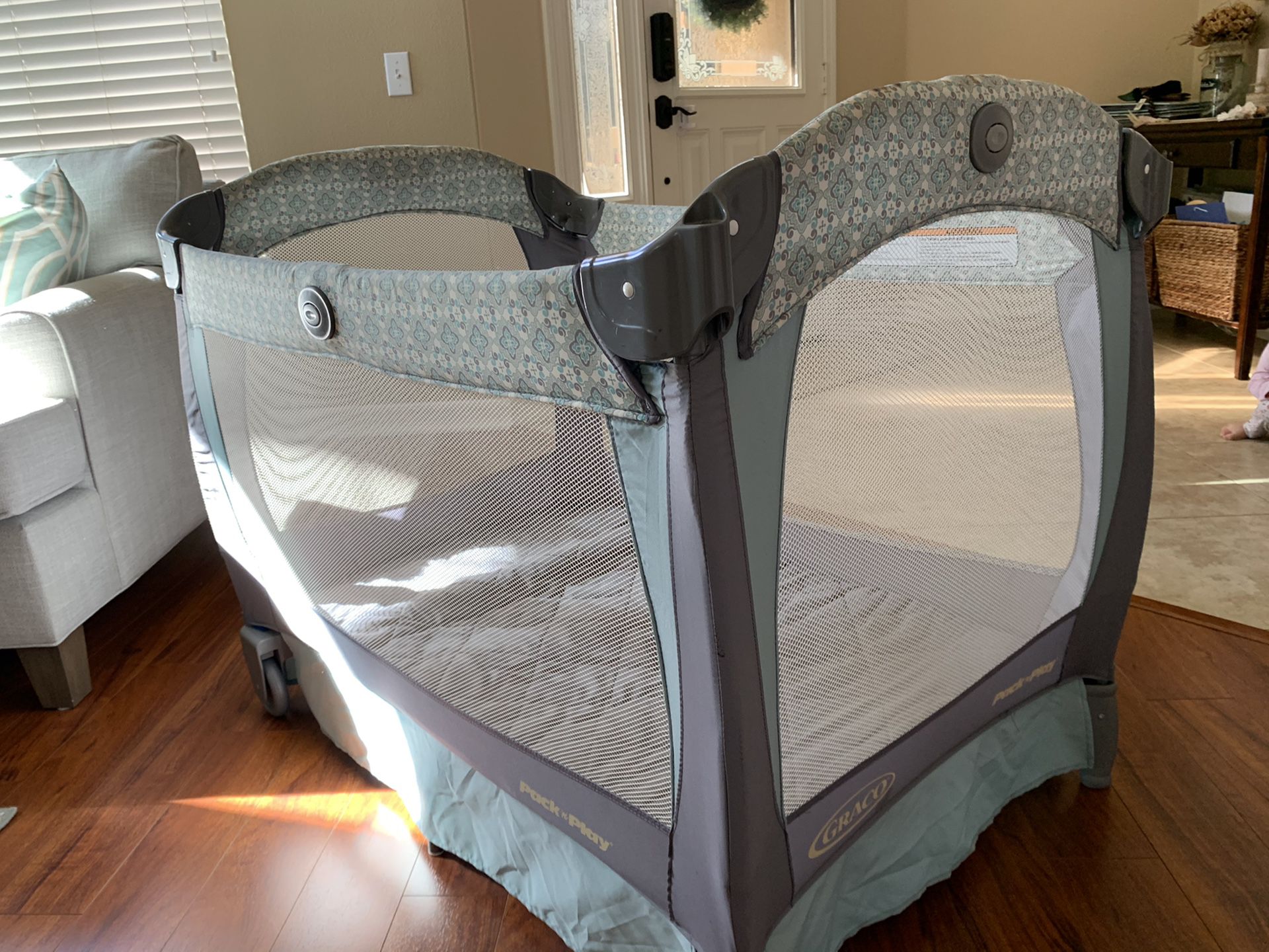 Graco Pack and Play Suite XL