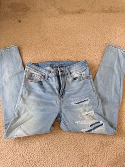 American Eagle Light Wash Distressed Jeans