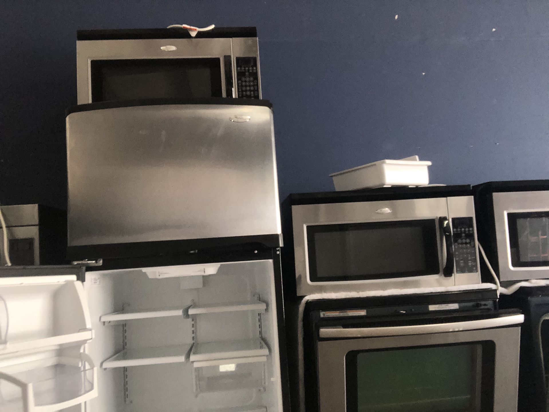Stainless steel kitchen appliance sets