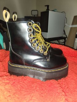 Dr  Martens platform boots OBO/MMAO