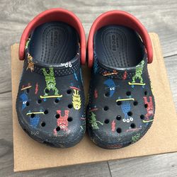 Toddler crocs 6c