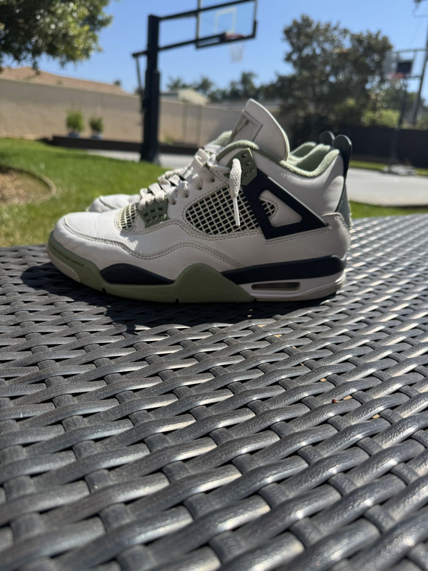 Jordan 4 Sea Foam Size 7.5