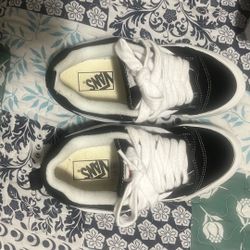 Size 6.5 Wore Two Times  Black And White Price $65