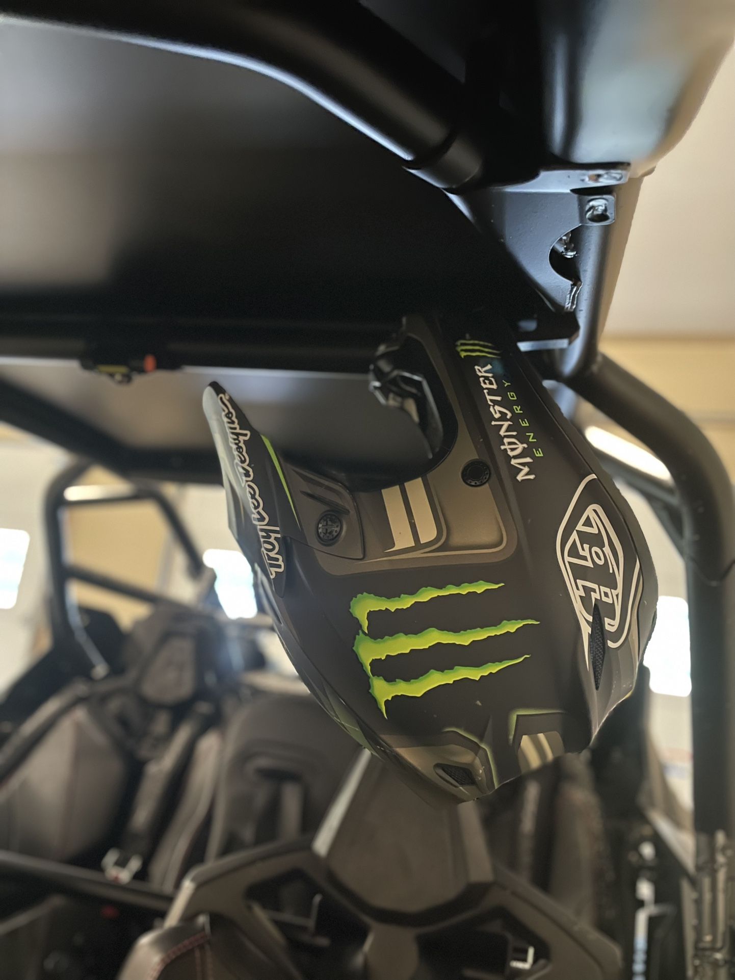 Polaris RZR Pro R Helmet/headset Hanger