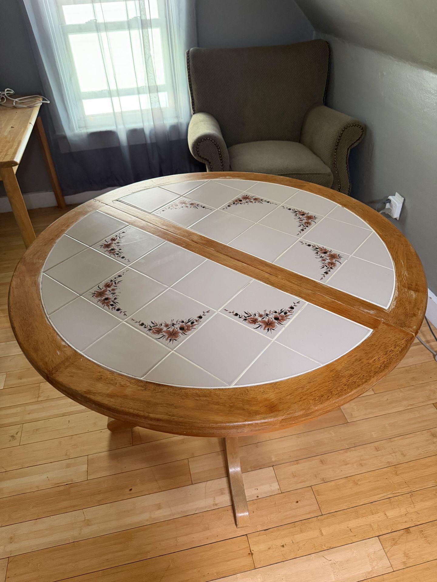Round Table
