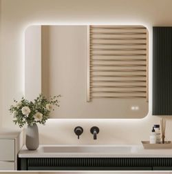 Luxhomes 36”x24” Anti-Fog Backlit LED Mirror (LEDRM-61)  - brand new