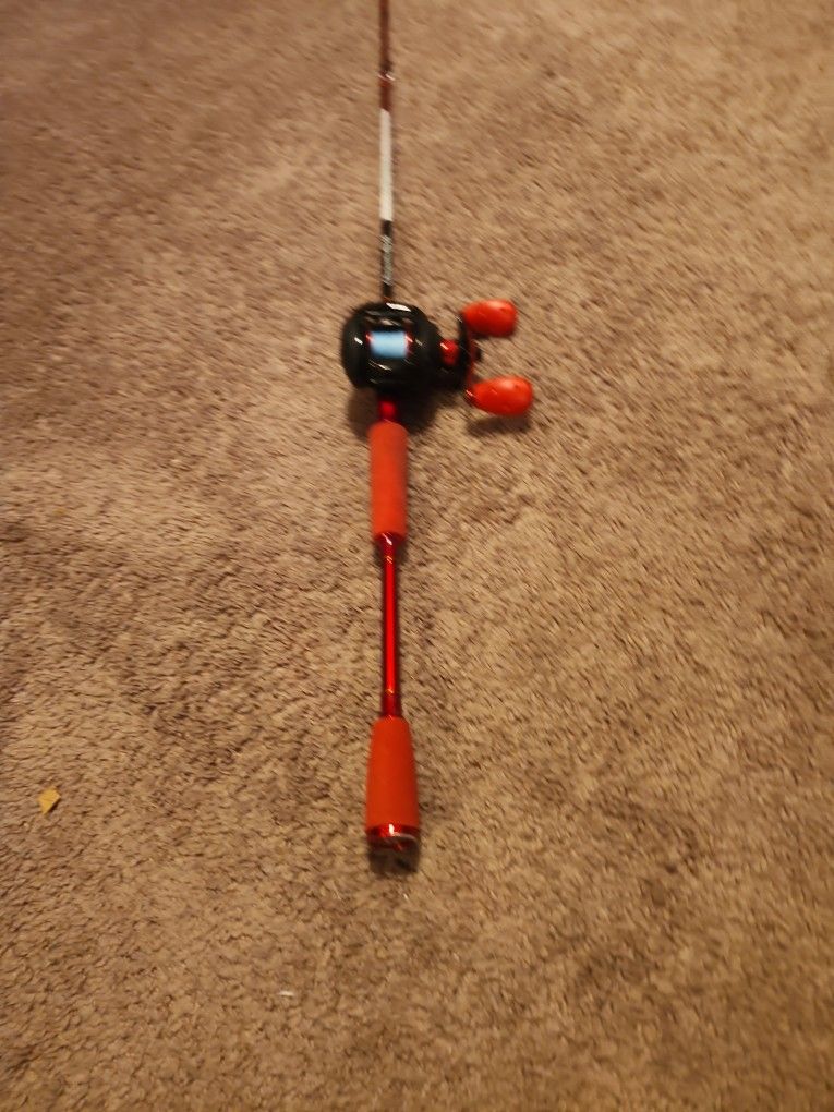 A Abu Garcia Black Max On A Sougayilang Almost New A 6 Ft Rod