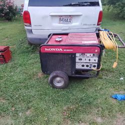 A Liquid Code Honda 6500 Generator That's 2-center Motor 