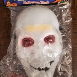 Halloween Mask Glow in the Dark Skull Vintage Spooky Nite Loomco  Red Eyes New


New sealed in package

