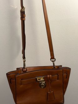 Michael kors crossbody bag