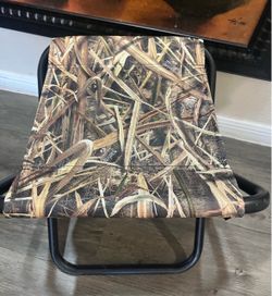 Mossy Oak Field Hunting Stool with a built-in under-seat storage bag!