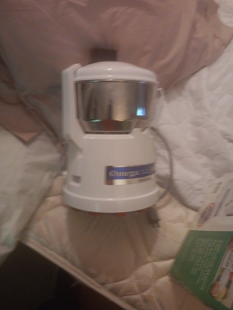 Omega Juicer The Original. Model 1000