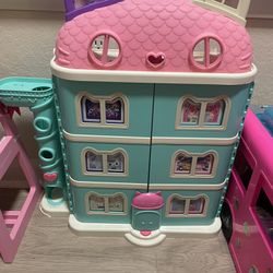Gabby doll house & Play Sets