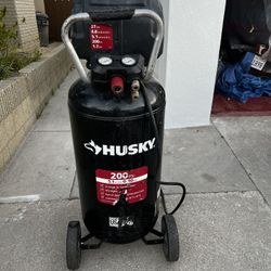 Husky 27 Gallon 200 PSI Air Compressor - Great Condition