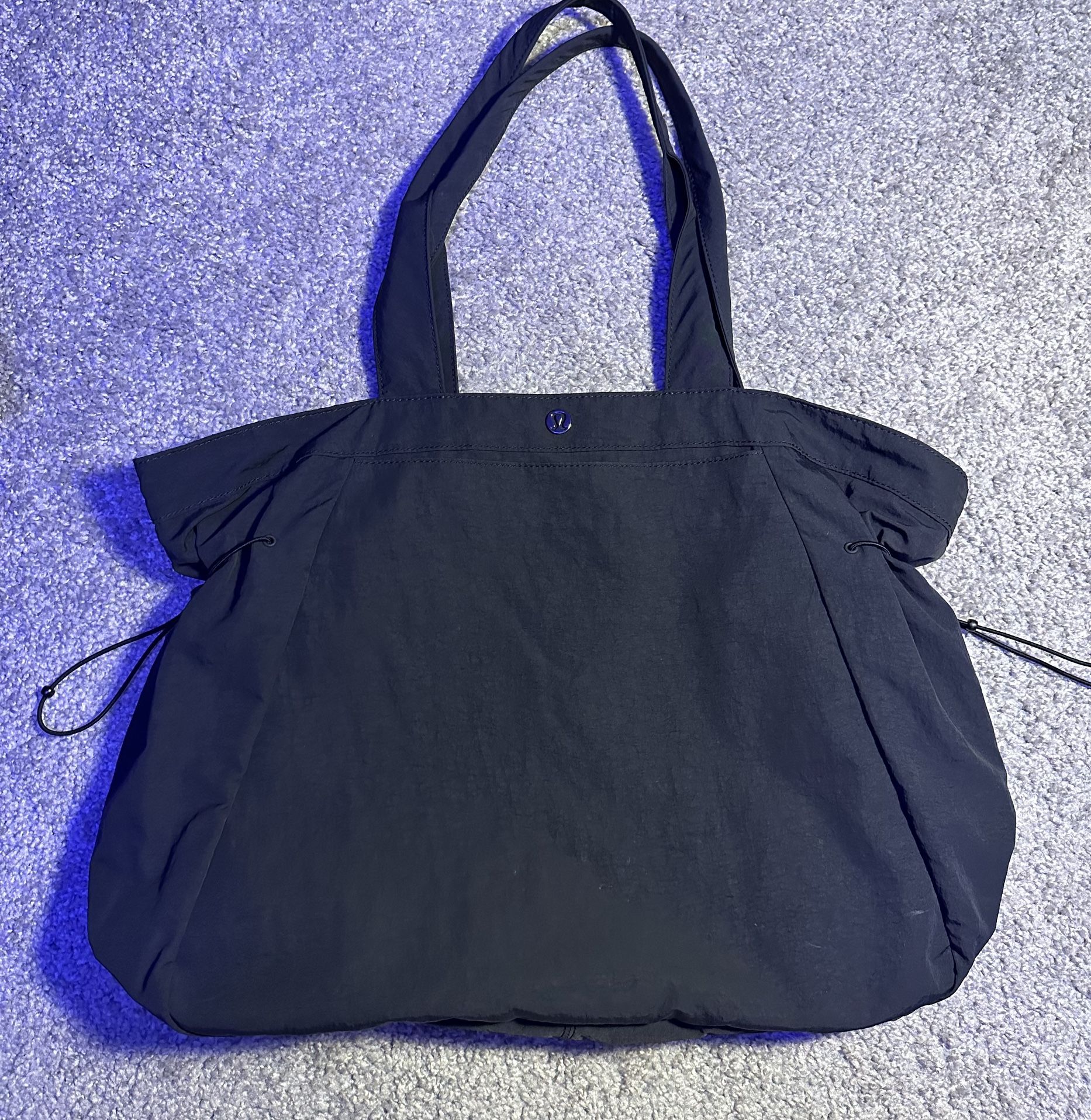 lululemon side-cinch shopper bag dupe Athletica Lululemon 18L (Black) : Clothing, Shoes & Jewelry Lululemon or Amazon?! Cinch tote