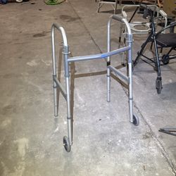 Walkers And Toilet Seat/chair