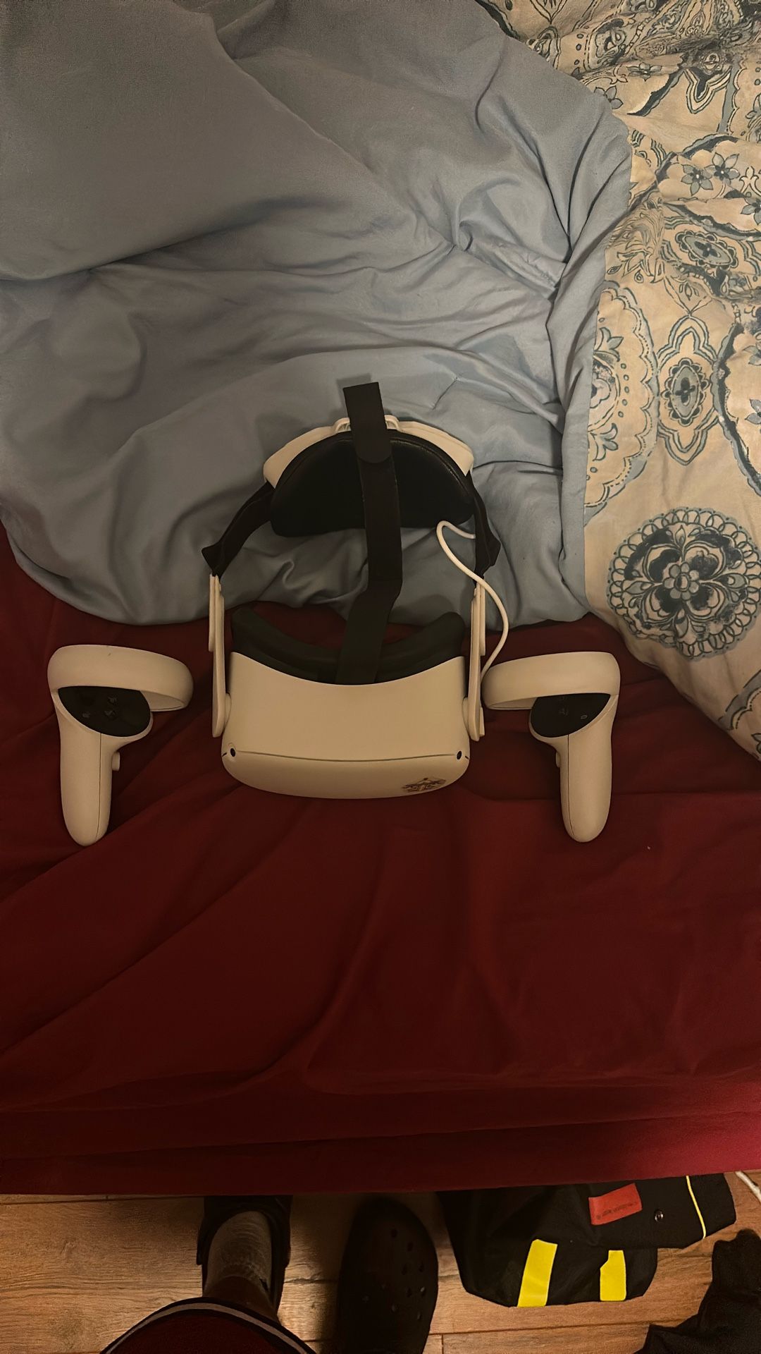 oculus Quest Two With Hedge Trap Charger