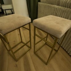 Modern Bar Stools – Set of 2 – Great Condition