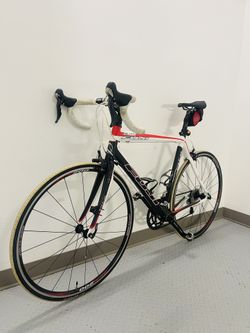Beautiful Bicycle Fuji Carbon Fiber Road Bike 