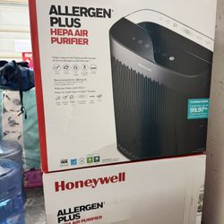 Air Purifier SEALED BRAND NEW