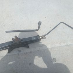 CAR jack And tire Iron/Lug nut Tool