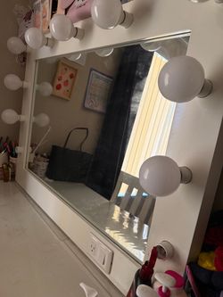Vanity mirror