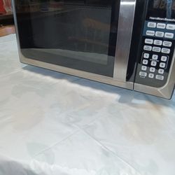 Hamilton Beach Small Microwave