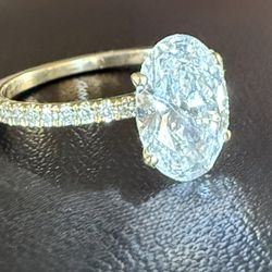 18K Gold Diamond Ring With IGI Report