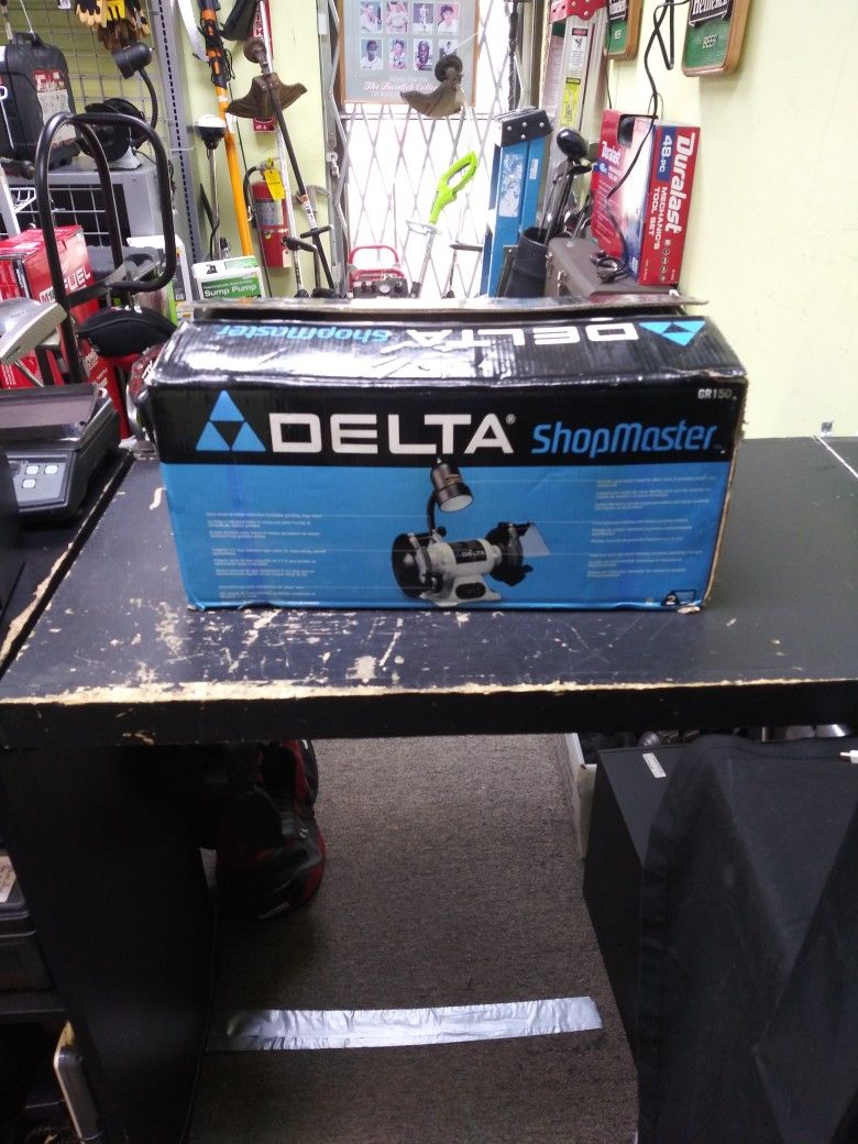 Delta ShopMaster GR150 6-inch Bench Grinder With Fexible Lamp