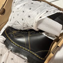 Dr martens platform boot