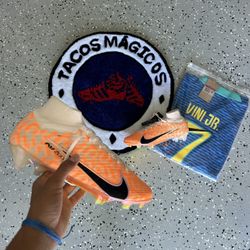 Nike Super fly 9 “guava” Size 8.5 130$ Brand New 