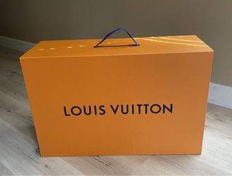 Louis Vuitton Extra-Large presentation Heavy-Duty Collapsible Gift / Storage Box with Handle.