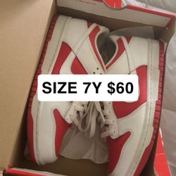Nike Dunks Size 7Y