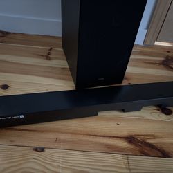 Samsung Soundbar + Woofer (HW-B550)
