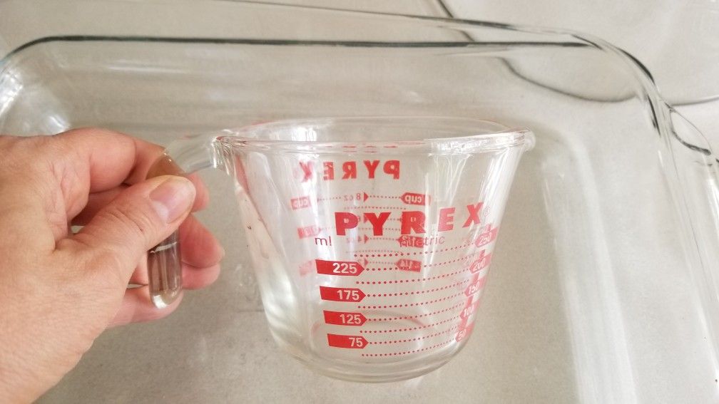 Pyrex glass measure cup