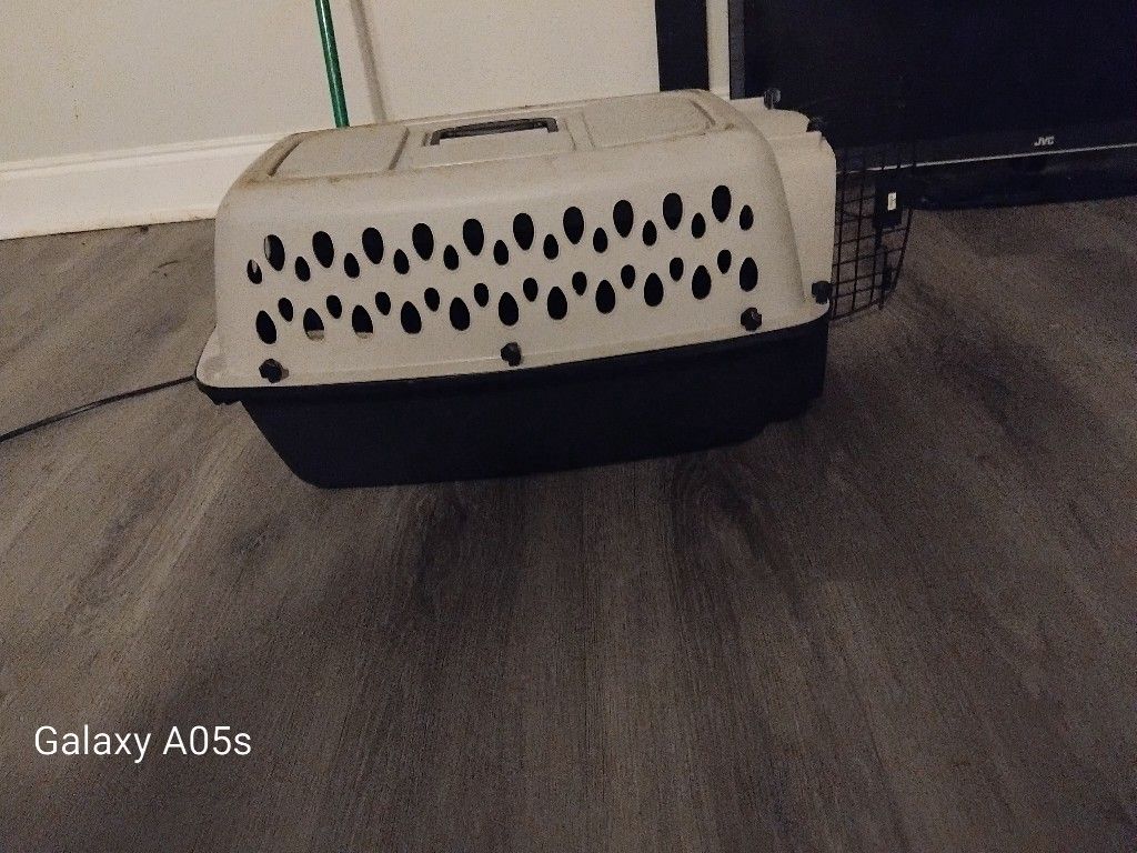 Cat/dog Crate