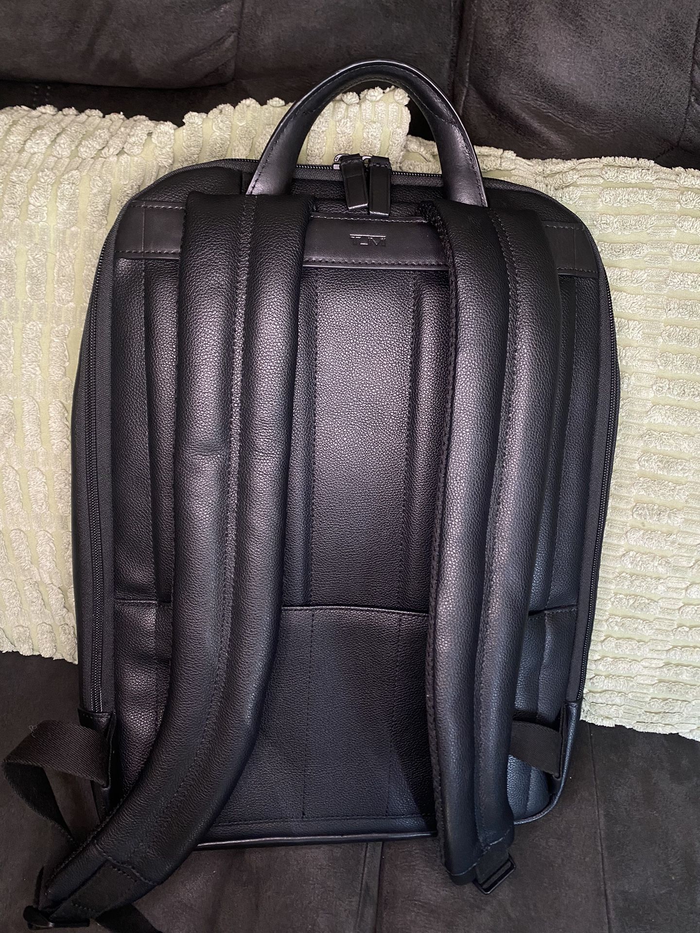 Tumi Foxwood Medium Backpack Genuine Leather for Sale in Riverdale