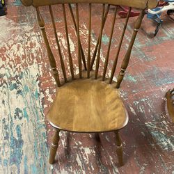 Bent & Bros Set of 5 Colonial Wooden Chairs $35 Set