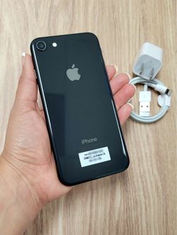 iPhone 8 (Unlocked)