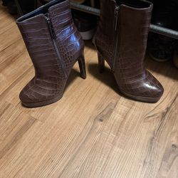 Guess Women Boots Size 7M