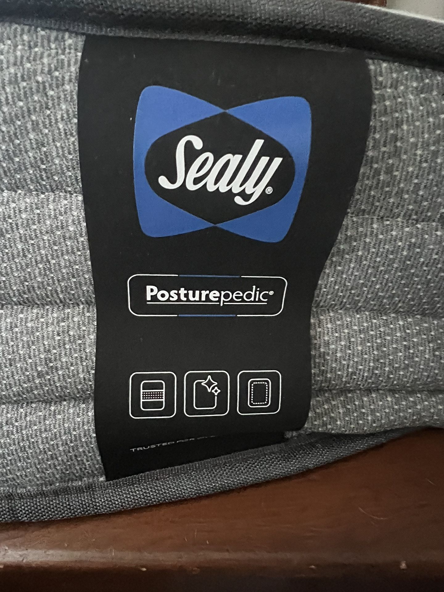 Sealy Posturepedic Mattress And Box Spring Full Size