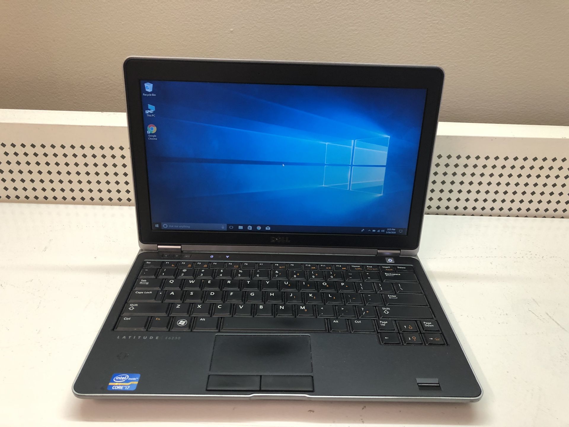 DELL laptop 12.5 inch i7 processor ssd drive
