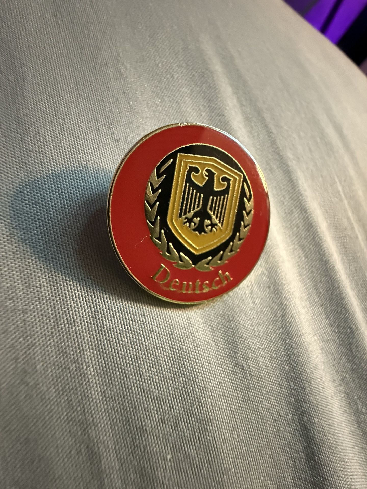 Small Deutsch Pin