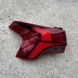 USED Genuine OEM Drivers Side LED Tail Light for 2021-2023 Hyundai Santa Fe