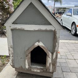 Dog House On Wheels 