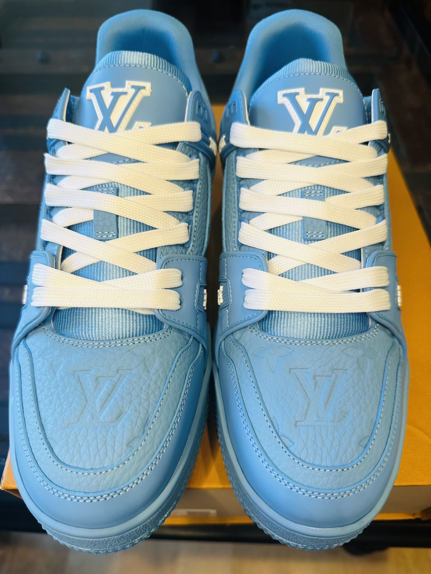 Louis Vuitton Show Up Logo-embossed Faux-leather Trainers in Blue for Men