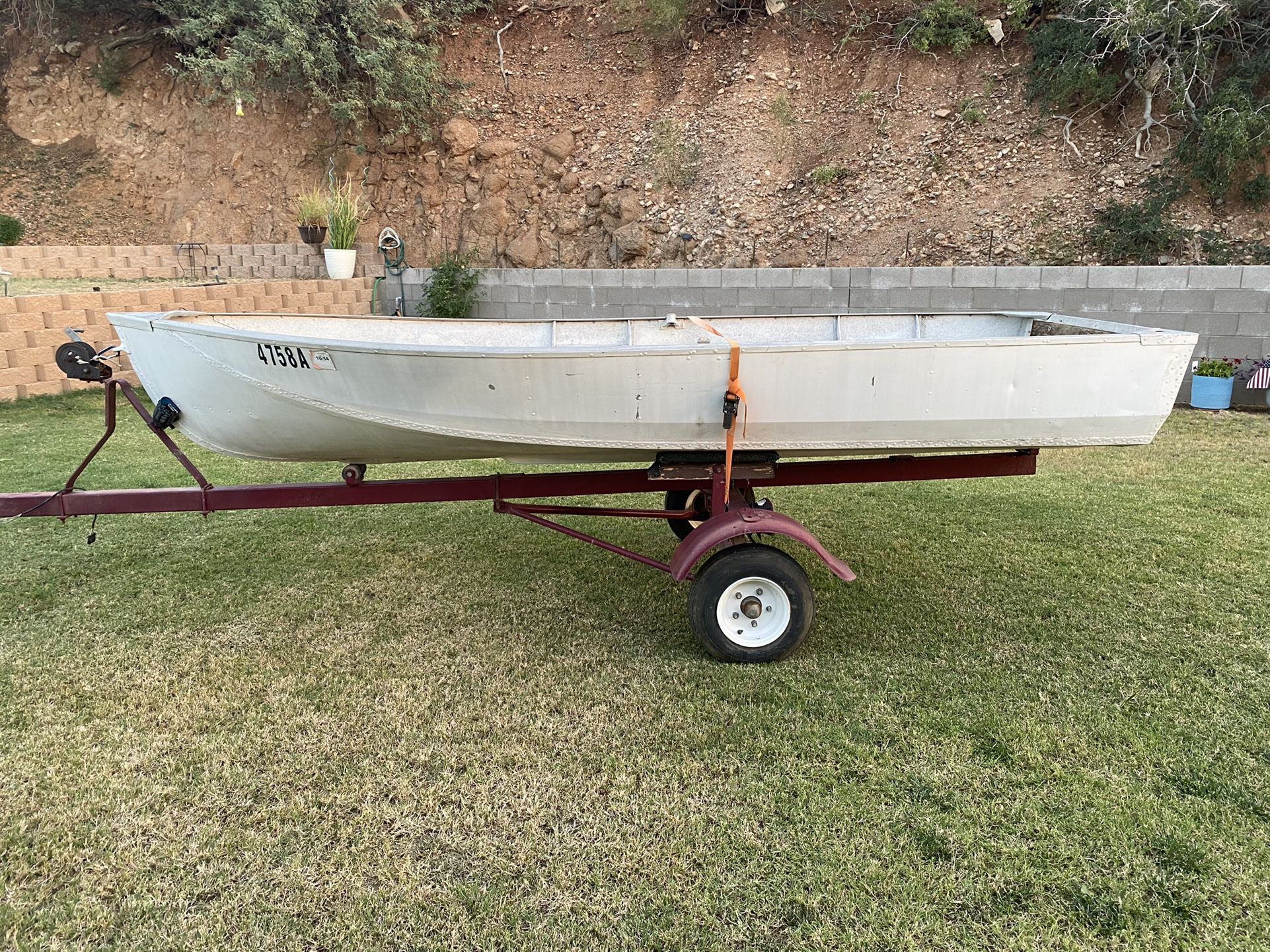 12’ 1959 Lonestar Aluminum Boat With Trailer