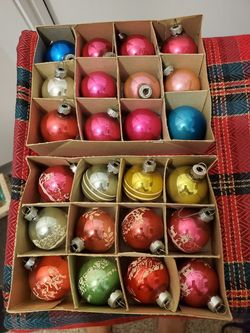 Vintage colby 1 3/4 inch glass ornaments